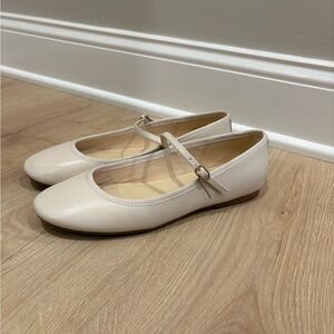 ✨Nine West Mary Jane Flats✨